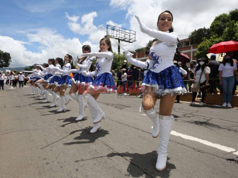 Así lucieron las bellas palillonas del Instituto Moderno (FOTOS)