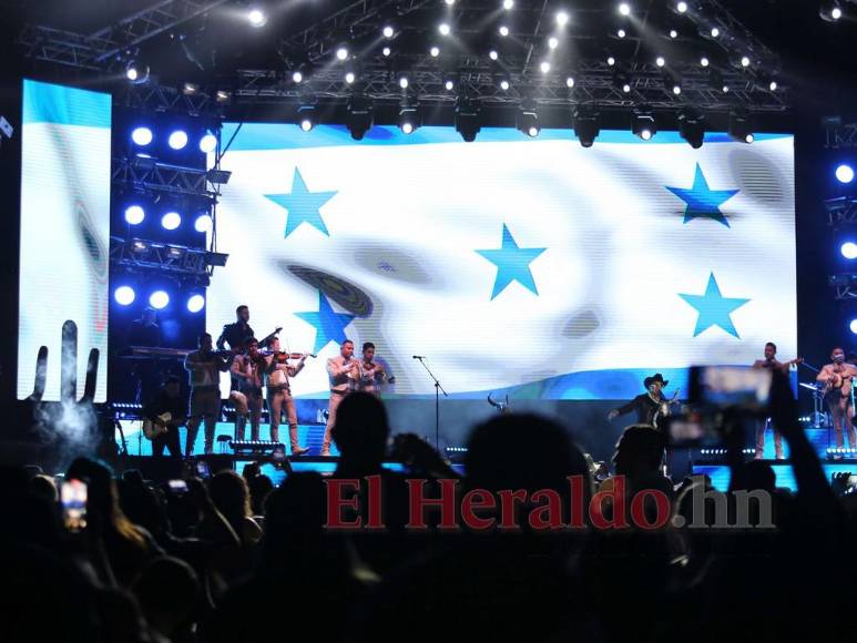 Las mejores fotos de Christian Nodal durante su concierto en Honduras