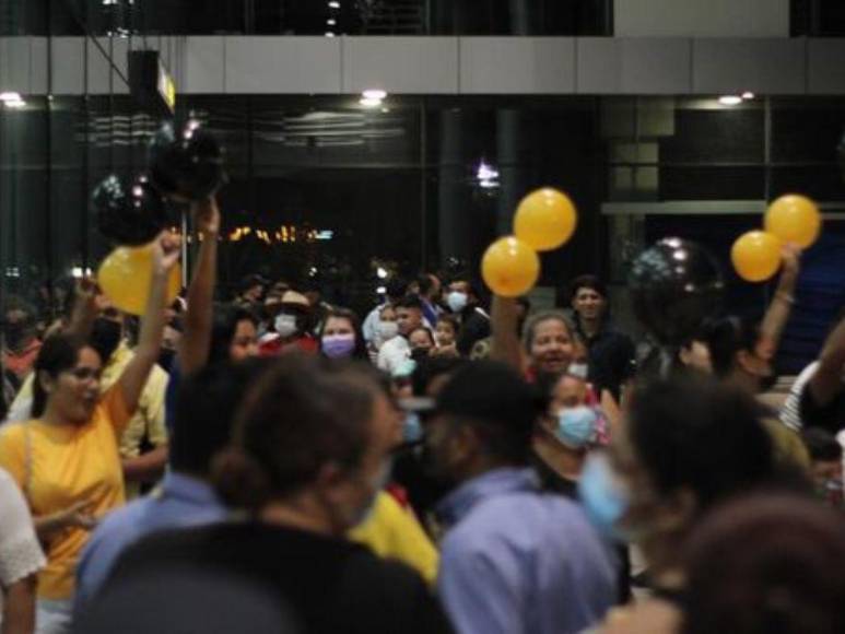 Así se vivió el regreso de Cesia Sáenz a Honduras