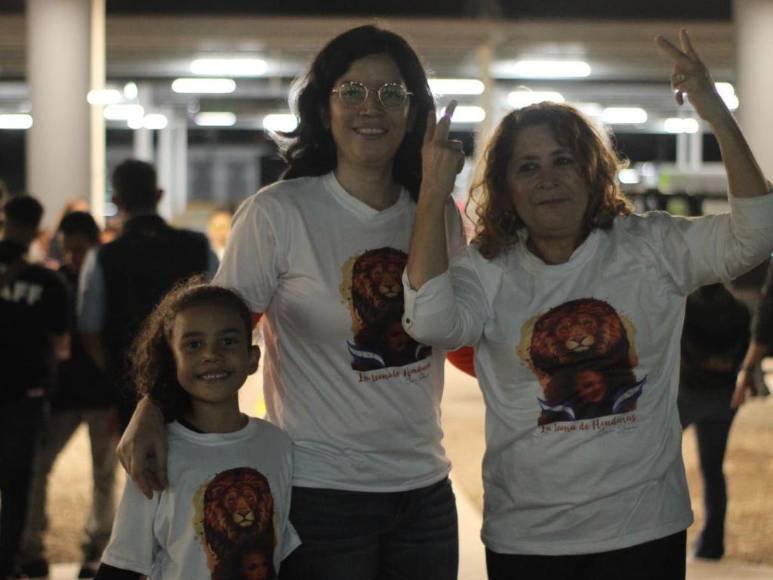 Así se vivió el regreso de Cesia Sáenz a Honduras