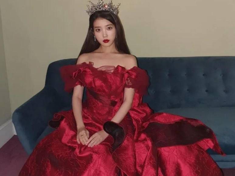 Los mejores looks de IU, ícono de la moda en doramas