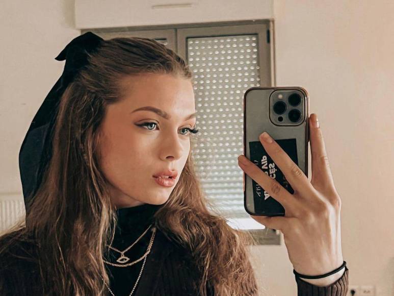 Olympe, la influencer francesa que batalla contra su salud mental y pide muerte asistida