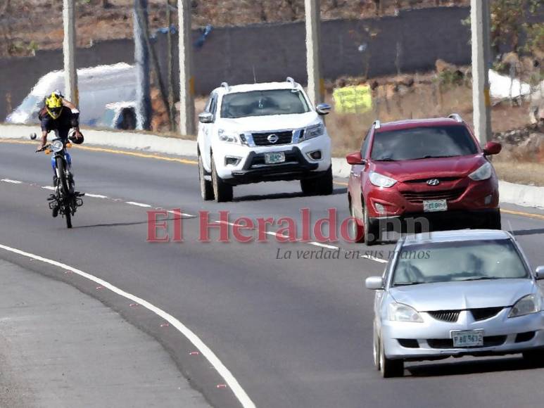 Con luto, en medio de accidentes y bajo el sol, veraneantes retornan a la capital (FOTOS)