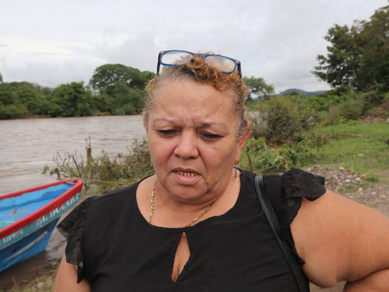 Enfermos cruzan en balsas: dramática situación por inundaciones en el sur de Honduras