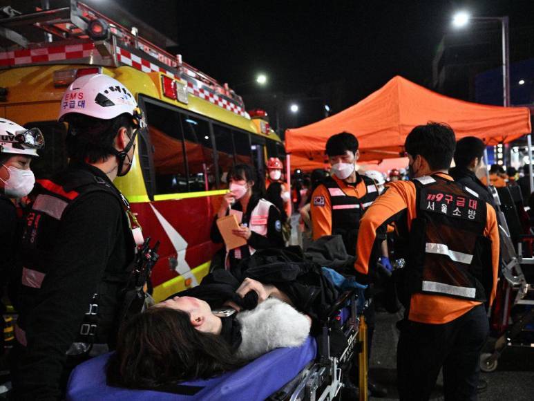 Las trágicas imágenes de la estampida en Seúl que dejó 120 muertes durante Halloween