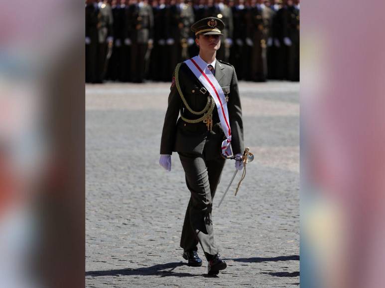 La princesa Leonor se despide de la academia militar en Zaragoza