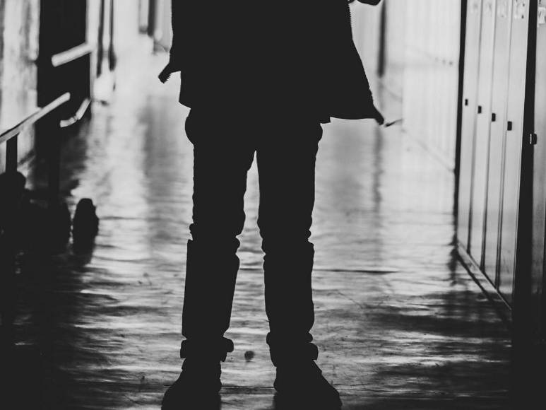 “Nos sentamos a la mesa con satanás”: así reveló víctima el abuso que sufrió él y sus primos a manos de su tío por varios años