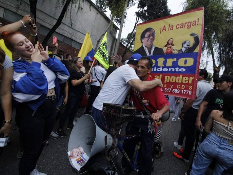 Colombianos celebran el triunfo de Gustavo Petro, presidente de Colombia (Fotos)