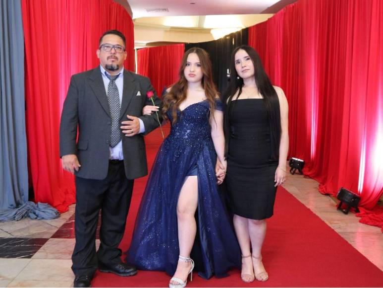 Prom 2024 de la England School, una velada investida de elegancia