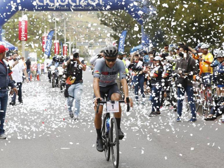 Las 30 mejores imágenes que dejó la undécima Vuelta Ciclística de EL HERALDO 2022