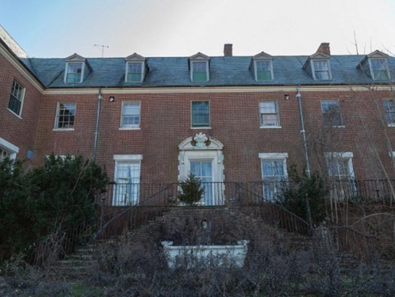 ¿Está embrujada? El misterio de la mansión abandonada en Nueva York