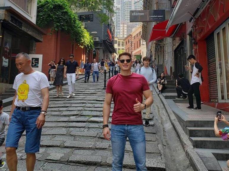 Amante de los viajes y el buen vestir: así es la vida de Rashid Mejía Giannini