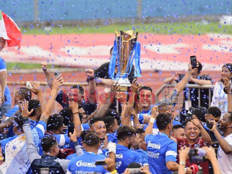 Conquista Azul y caos en las gradas: Lo que no se miró en TV de la final Motagua vs. Real España (FOTOS)