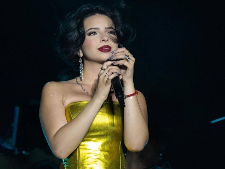 Las razones por las que Ángela Aguilar es comparada con Karla Panini