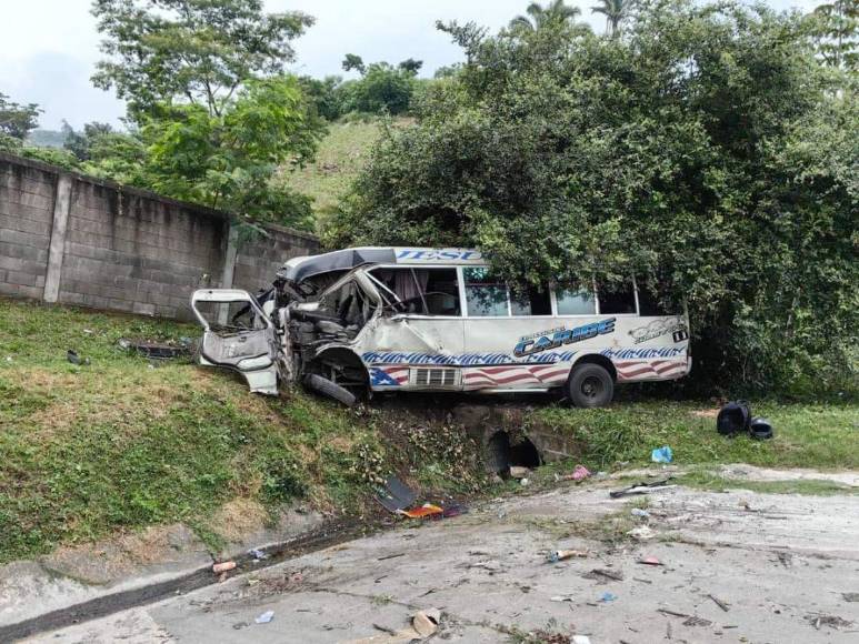 Un hombre muerto y siete heridos: Imágenes del accidente en Choloma