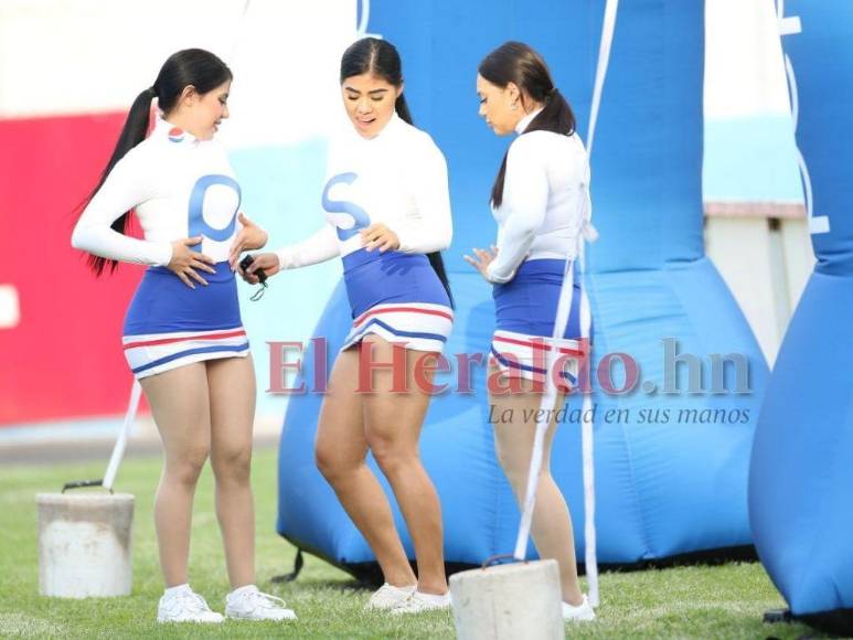 ¡Roban suspiros! Hermosas chicas adornan el Estadio Nacional en el clásico Motagua-Olimpia