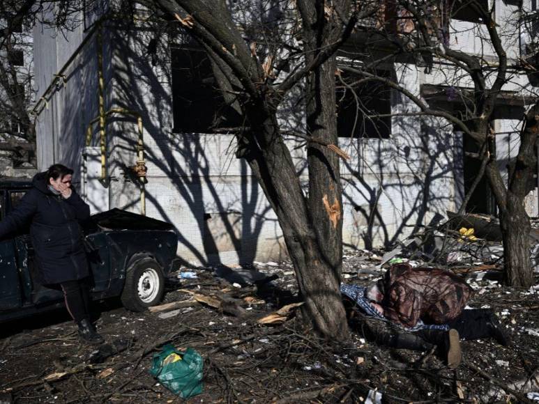 Dolor e impotencia: comunidad internacional condena invasión rusa a Ucrania