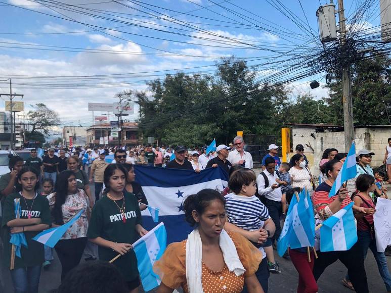 Oposición realiza quinta marcha “Por Honduras” en San Pedro Sula