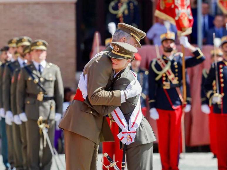 La princesa Leonor se despide de la academia militar en Zaragoza