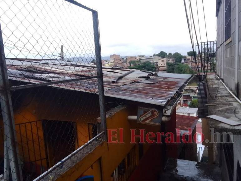 Las imágenes que dejó el siniestro donde murió una anciana en colonia Suazo Córdova de la capital