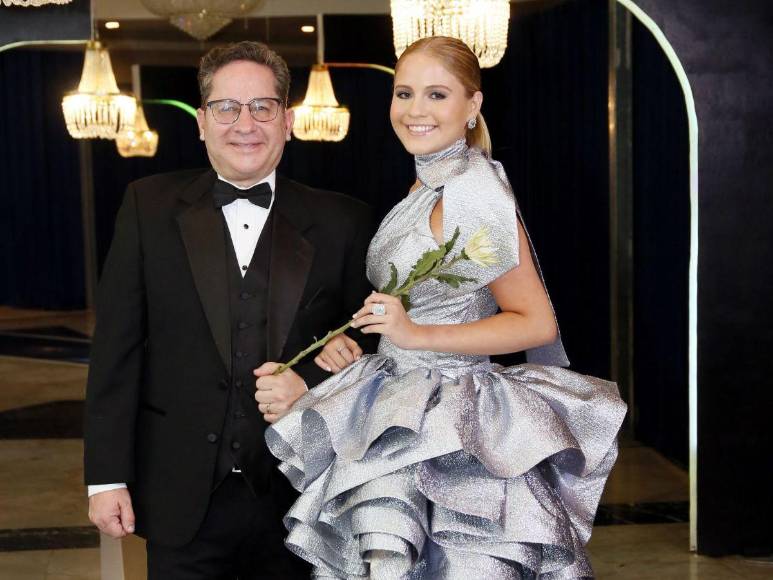 Prom Night 2024 de DelCampo School, aúna júbilo y sobriedad