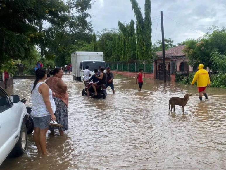 Comunidades incomunicadas, pérdidas y evacuaciones: el saldo de las lluvias en Honduras