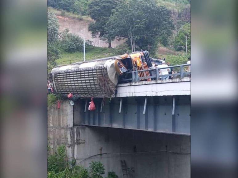 Las imágenes del fatal accidente de un bus en Nicaragua; hay 16 muertos