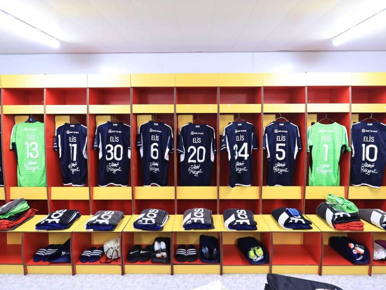 Compañeros de Elis dedican goles y bonitos detalles en juego del Girondins