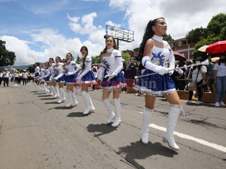 Así lucieron las bellas palillonas del Instituto Moderno (FOTOS)