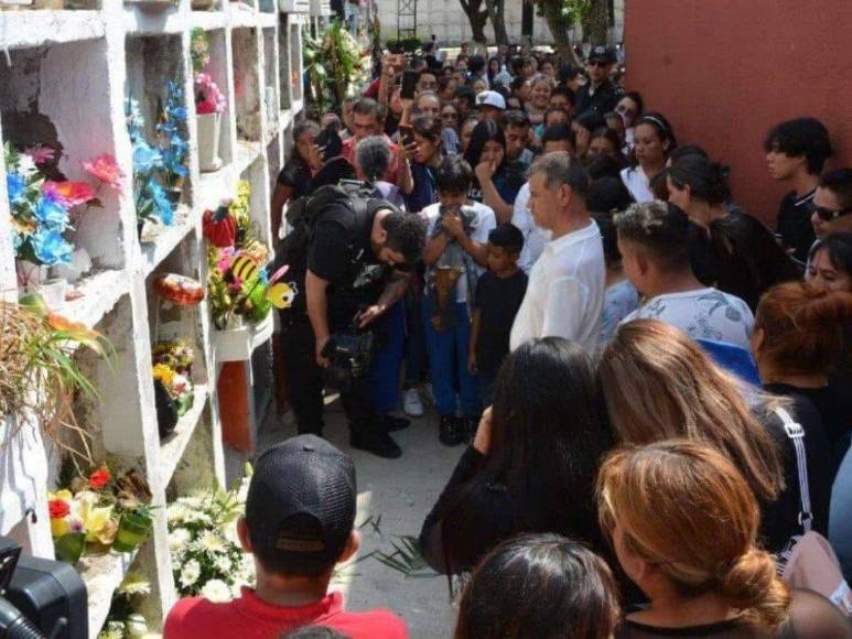 “Me la arrebató, era mi niña buena”: consternación en el entierro de Milagros Meza, enfermera asesinada en México