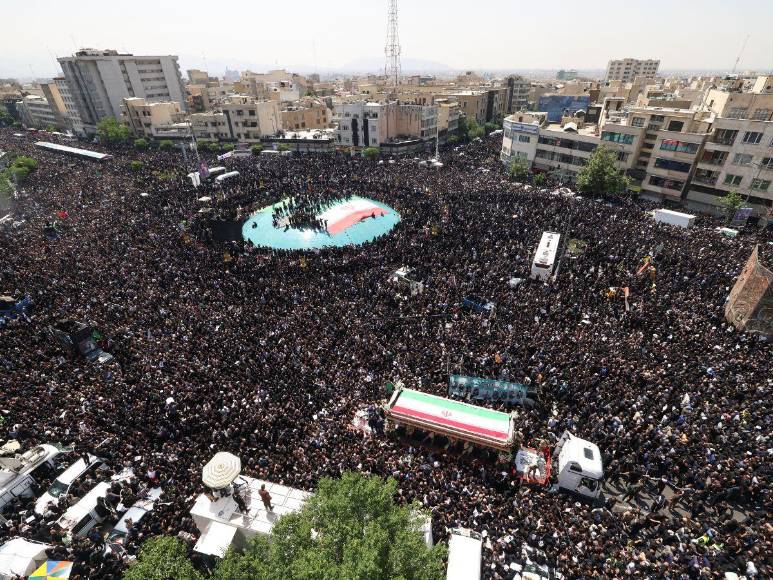 Las imágenes del multitudinario funeral del presidente de Irán, Ebrahim Raisi