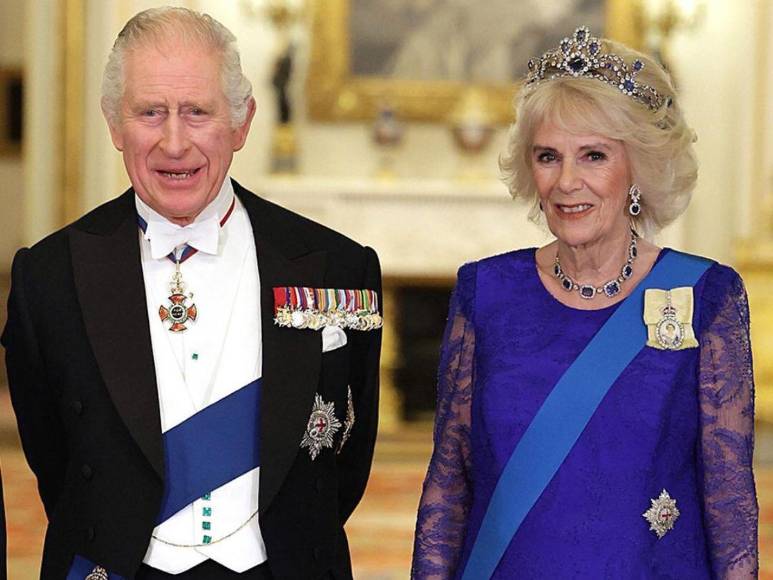 Primero con título universitario, pintor y saluda a los árboles: Curiosidades del rey Carlos III que no conocías