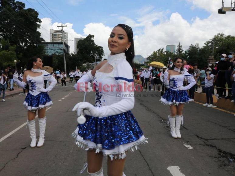 Así lucieron las bellas palillonas del Instituto Moderno (FOTOS)