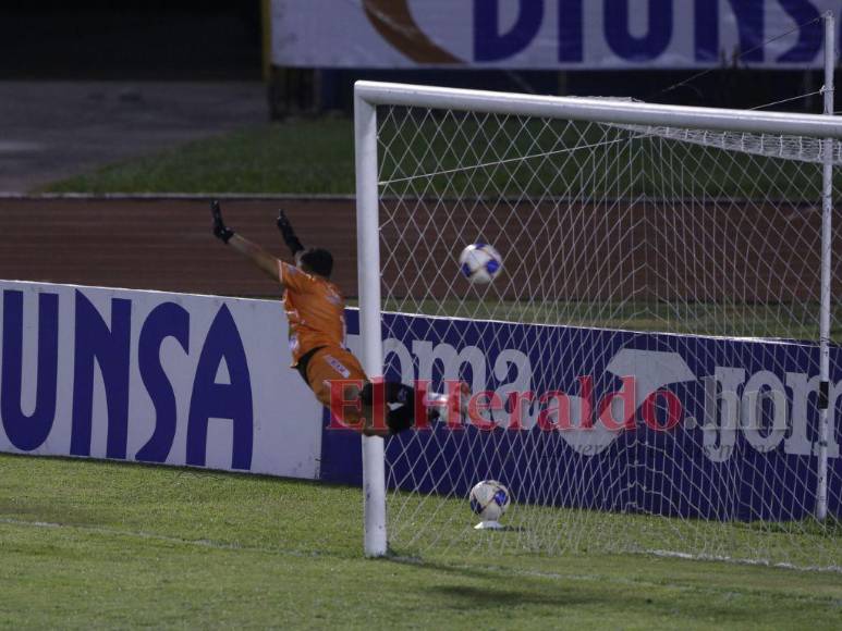 Carnaval Verdolaga y desconcierto ceibeño: La goleada 4-1 del Marathón sobre el Victoria en imágenes