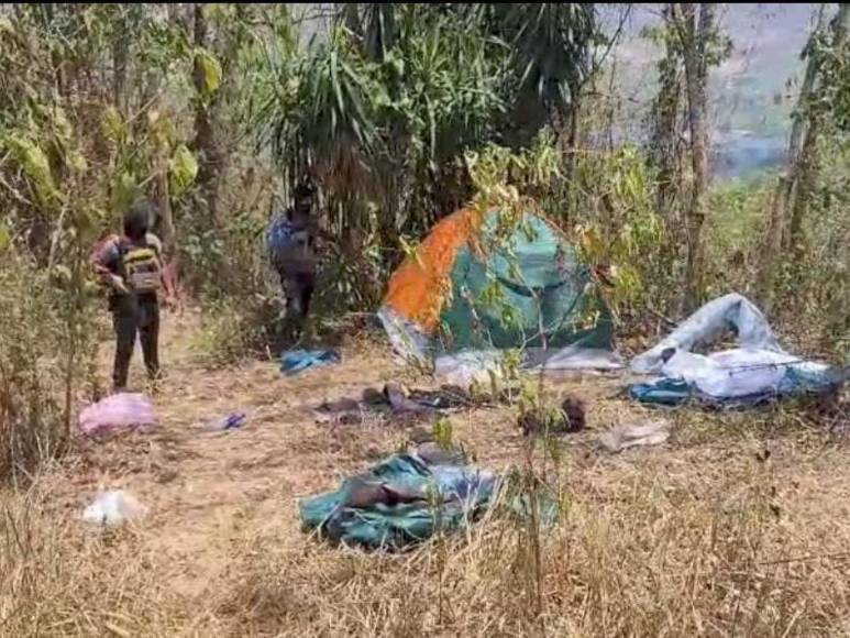 Así era el campamento de la Pandilla 18 en El Merendón; tenían indumentaria policial