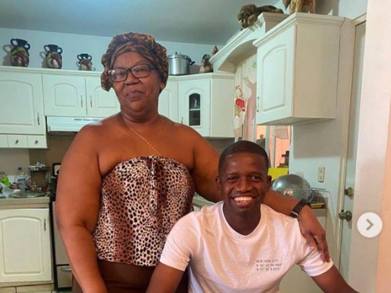 Amor y agradecimiento: Así conmemora el fútbol hondureño el Día de la Madre