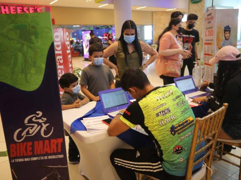 Así se desarrolló entrega de Kits para la Vuelta Ciclística Infantil de EL HERALDO 2022