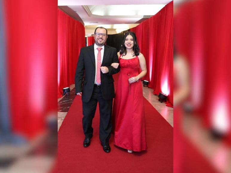 Prom 2024 de la England School, una velada investida de elegancia