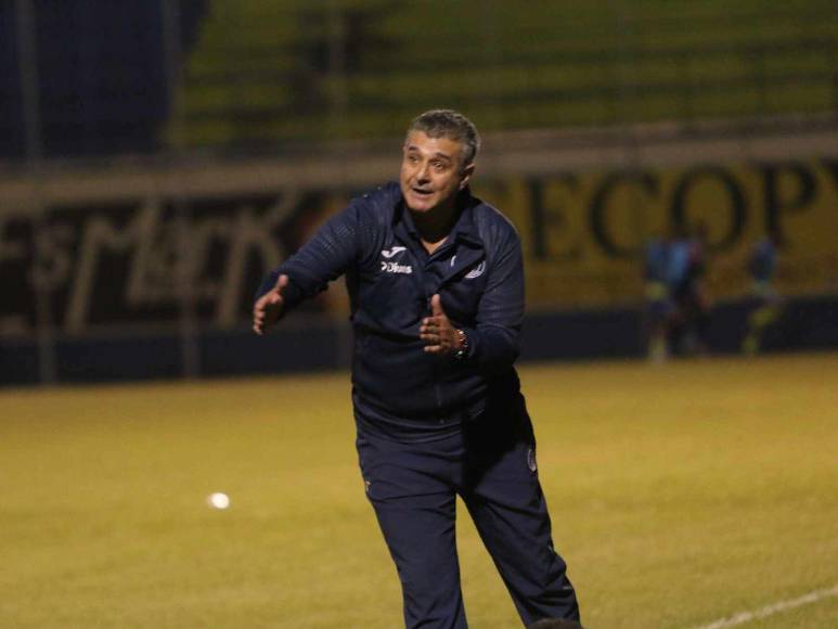 ¡Le sacaron amarilla! Así fue el debut de Diego Vázquez con Motagua