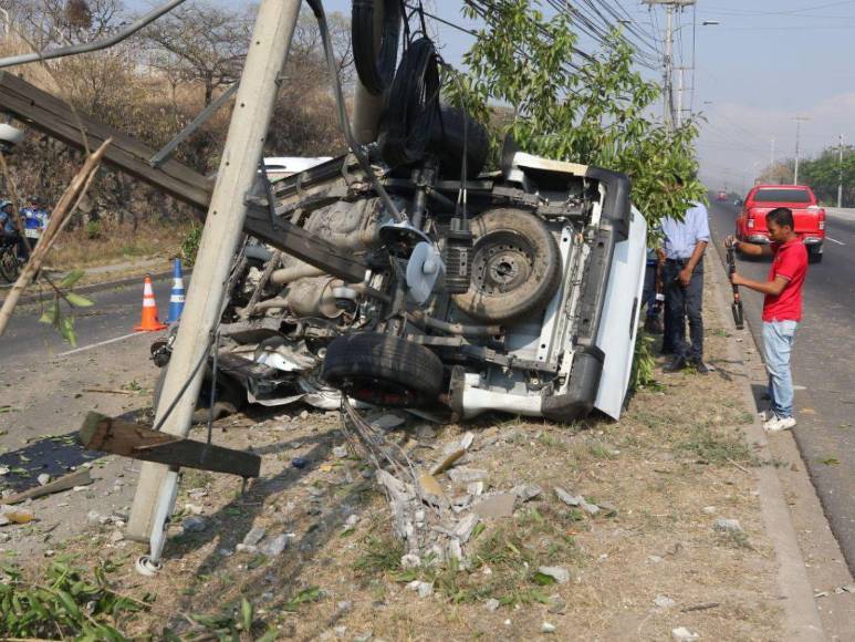 Imágenes del accidente en el anillo periférico que dejó un muerto y dos heridos