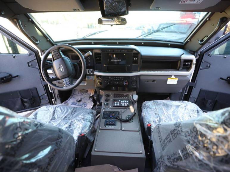 Con millonario pago a empresas intermediarias: así fue la compra directa de las 10 Black Mamba