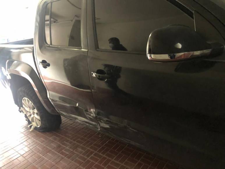 Con múltiples impactos de bala, sin placas y con golpes de colisión: El amarok decomisado tras masacre de cuatro jóvenes