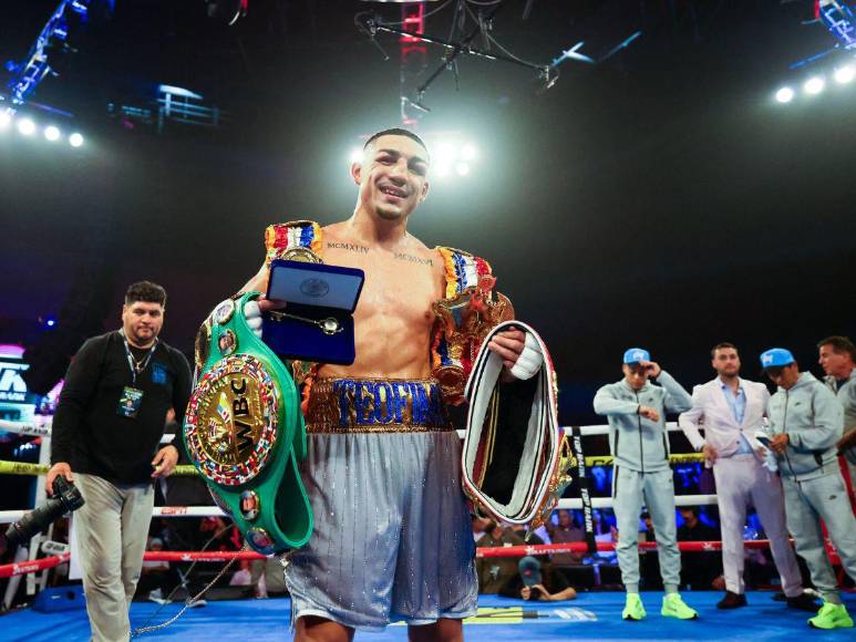 Los mejores momentos de la pelea de Teófimo López contra Steve Claggett