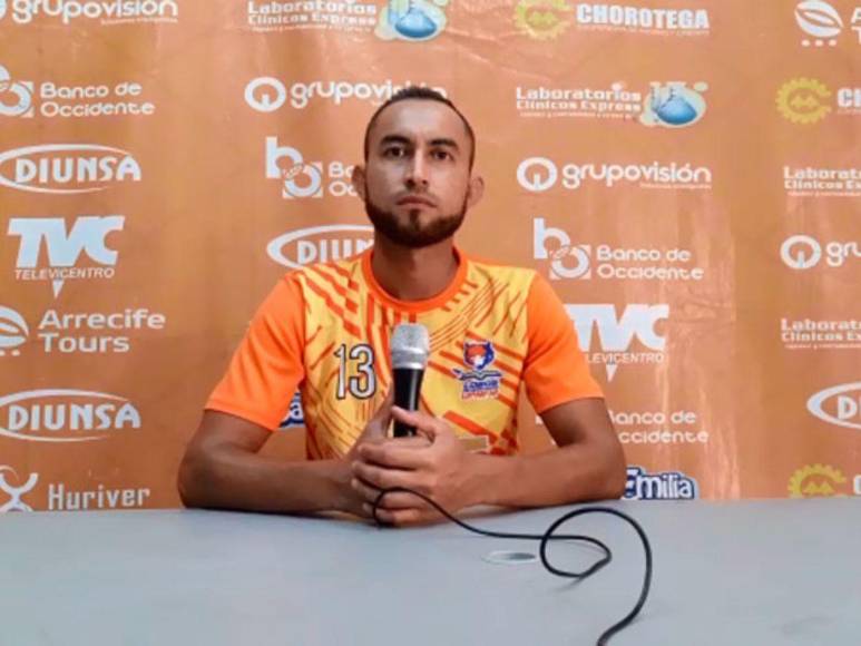 Periodistas, abogados, docentes y hasta un policía: las profesiones de algunos futbolistas hondureños