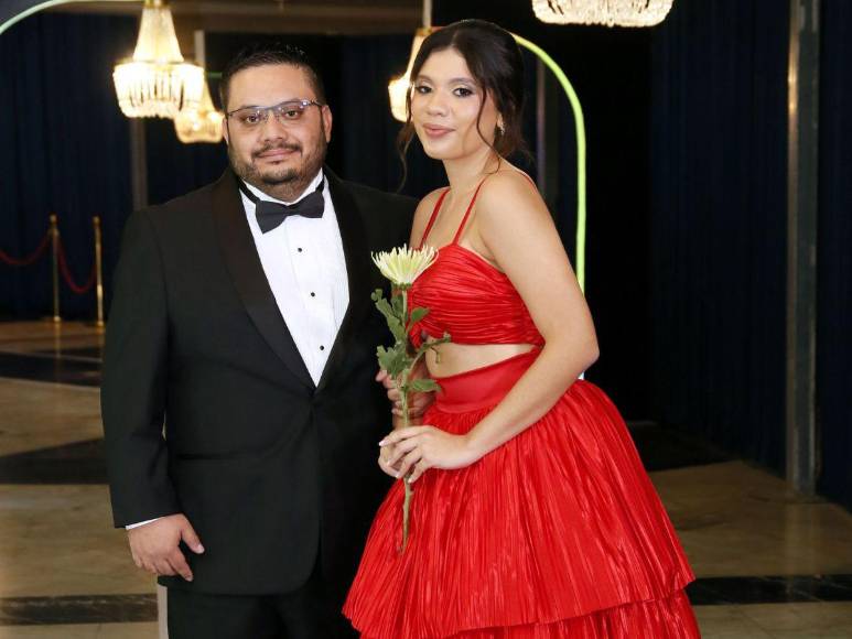 Prom Night 2024 de DelCampo School, aúna júbilo y sobriedad