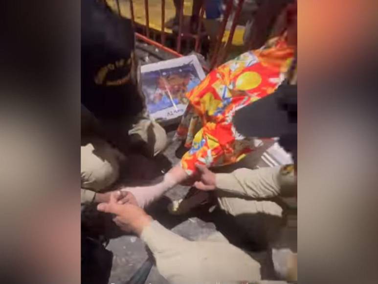 Alejandra Rubio se lesiona el pie en Carnaval de La Ceiba al esquivar un caballo