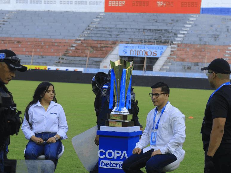 Ambientazo en La Ceiba previo a la final Olimpia-Motagua