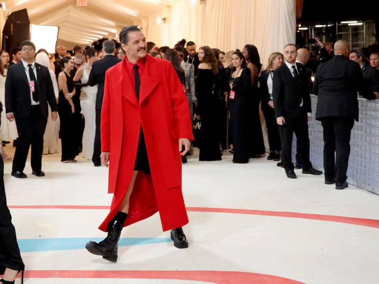 La Gala Met se llena de glamour latino: De Jenna Ortega a Jennifer Lopez