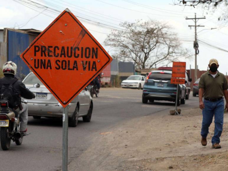 Baches, tierra y polvo: inicia la compactación para la nueva carretera de la salida a Olancho