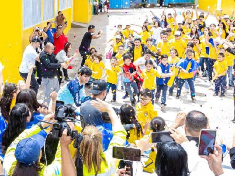 Antes y después de la Escuela Experimental de la UNAH reconstruida por Shin Fujiyama